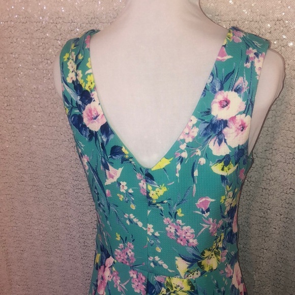 Bright Floral Summer Dress - Picture 4 of 5